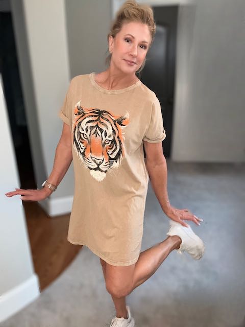 Big Face Tiger Mineral Graphic Dress (2 color options!)